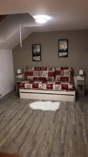 Au bout du bois Piscine sauna hammam accessible en saison et le logement accessible toute l annee